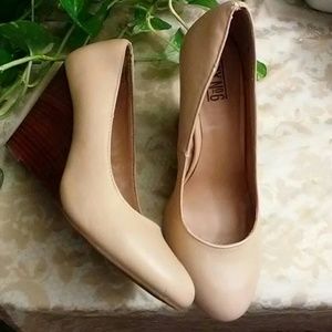 Lovely Summer Wedge Pumps